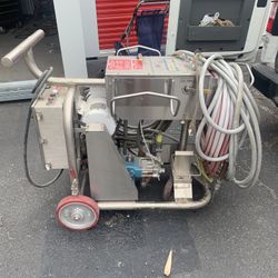 Washer High Pressure washer Cleaning System PHP-3 ECOLAB large unit hot and cold water also has tank to put treatments in excellent condition has he