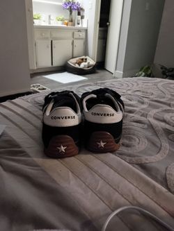 Converse run stars shoes men's size 6 women's size 8