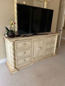 Bedroom set