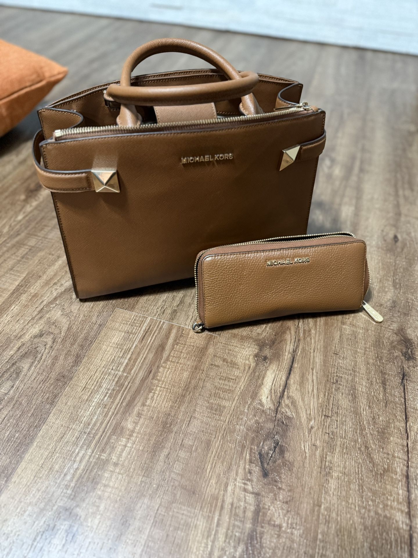 Michael Kors Purse And Wallet