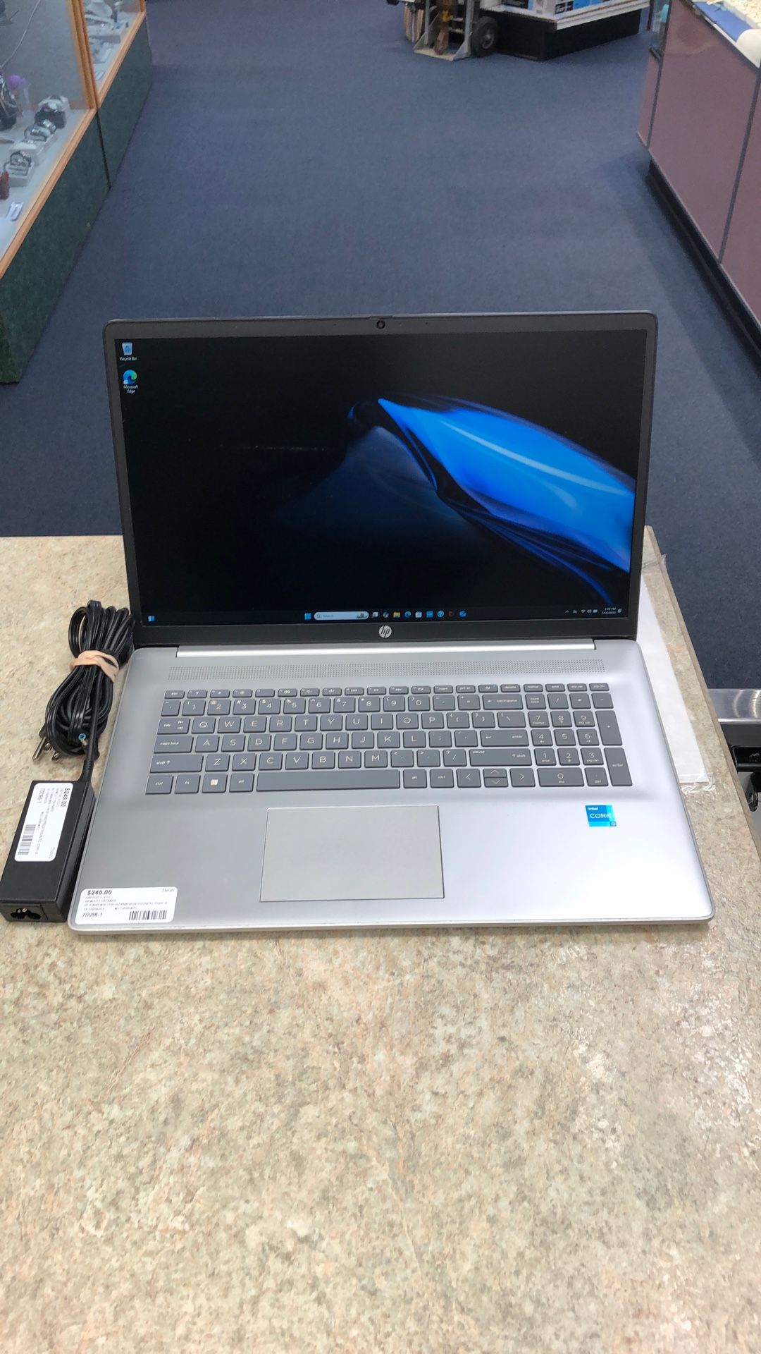 HP 17” Laptop 17-CN2083DX Windows 11 - 8 GB RAM - 256 GB SSD - 12th Gen Intel Core i3-1215U @ 1.2 GHz (Has Damage On Screen)