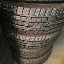  Pair LT265/70/18 MICHELIN 