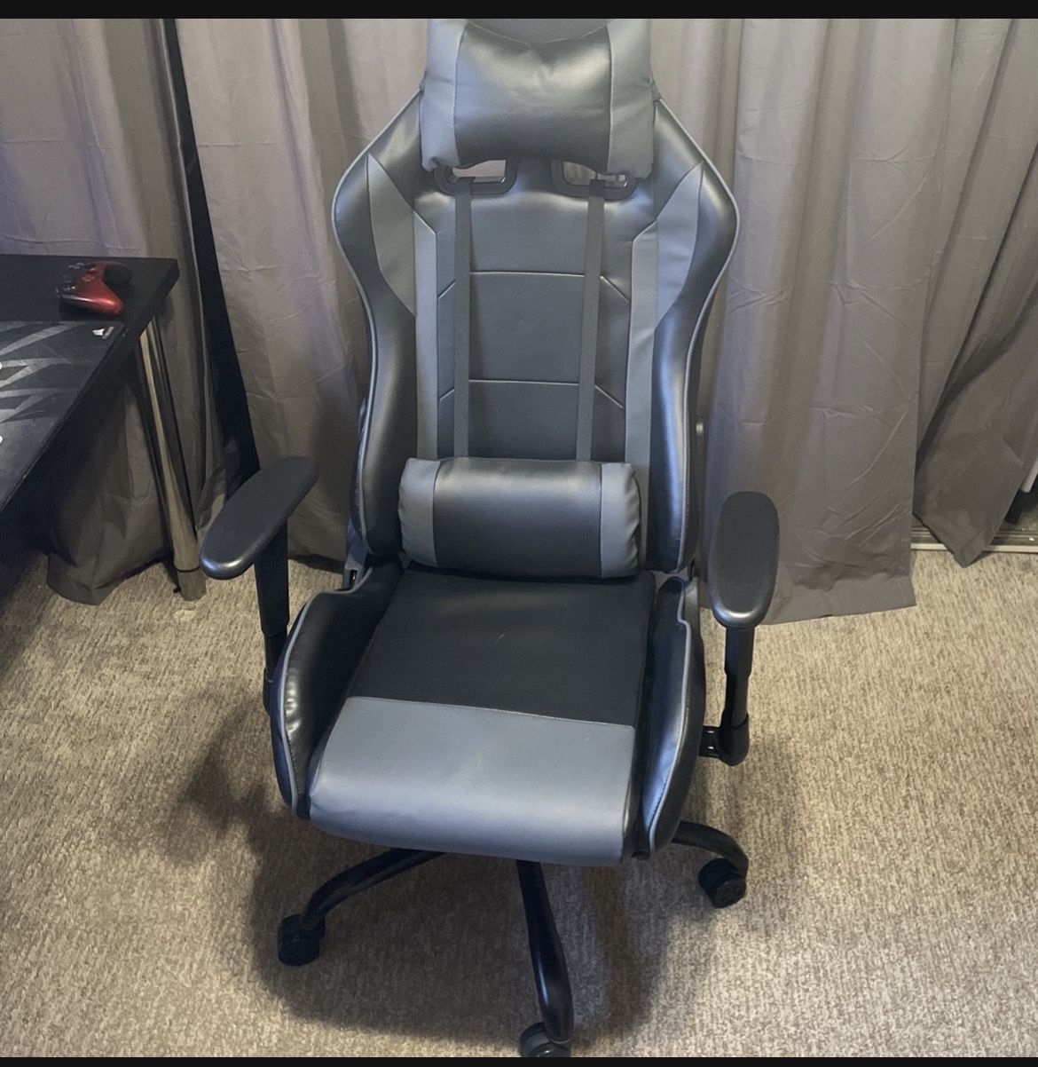 Like New Gaming Computer Chair