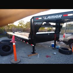 2021 Lamar Trailer Flatbed Gooseneck 