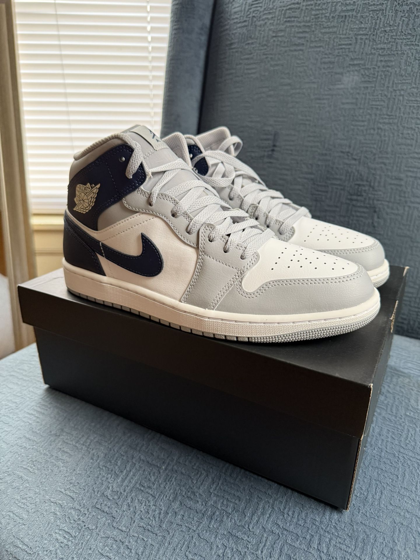 Jordan 1 Mid