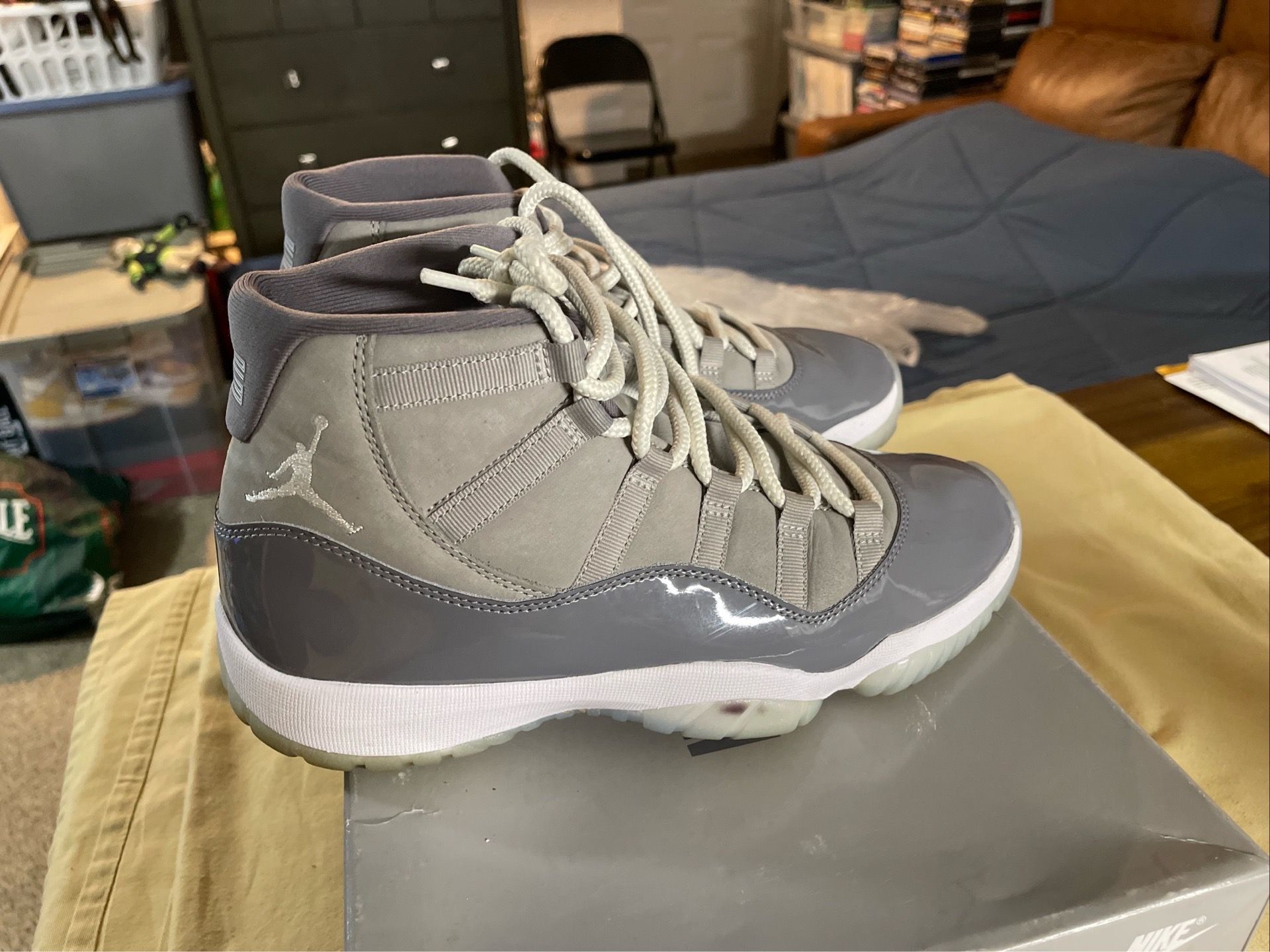 2021 retro Air Jordan 11 size 10 cool grey