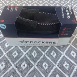 Dockers Men's Slippers (size 8-9)