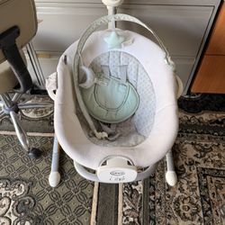 Graco Soothe 'n Sway Baby Swing