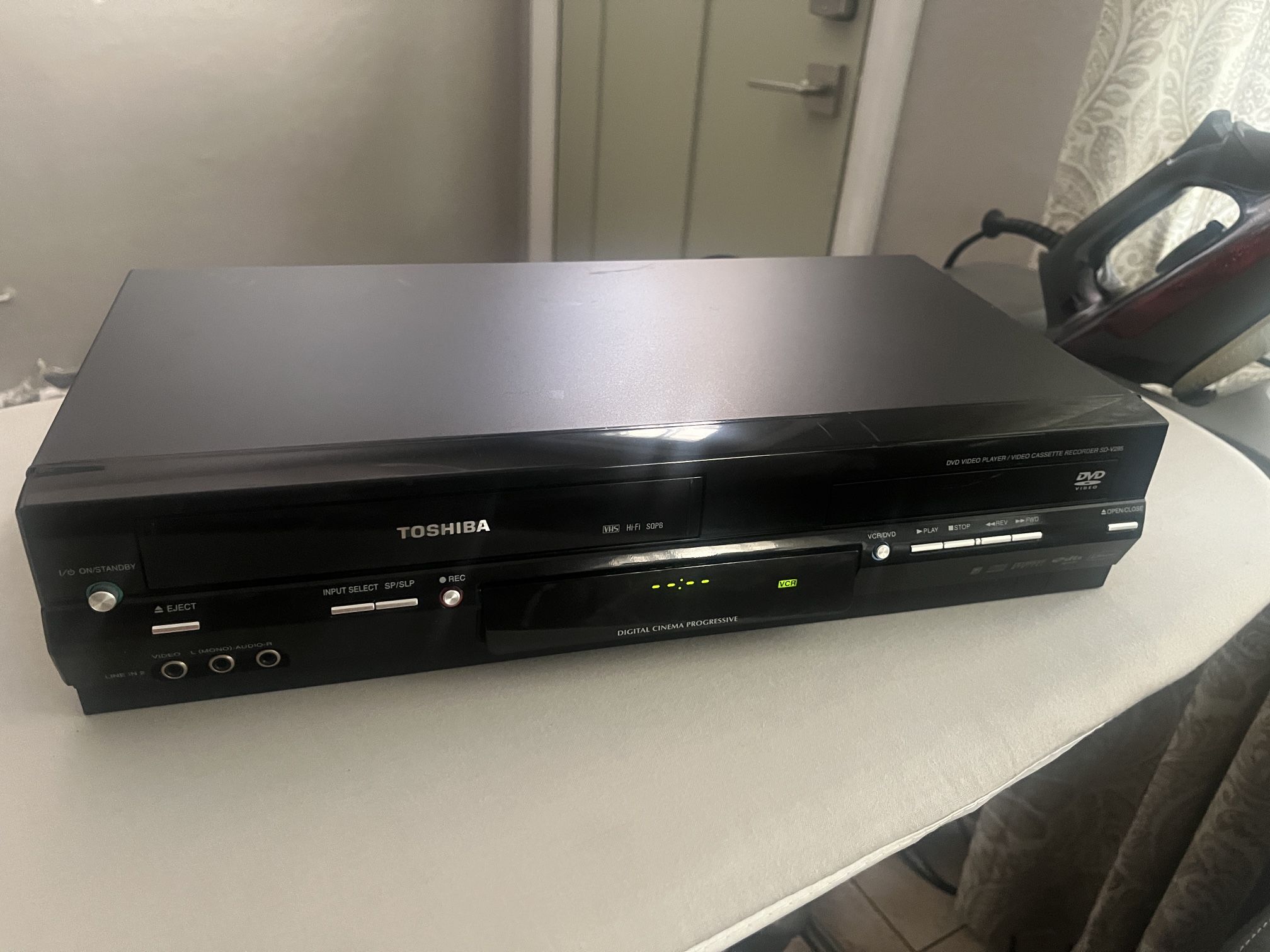 Toshiba SD-V295 DVD Player/Video Cassette Recorder