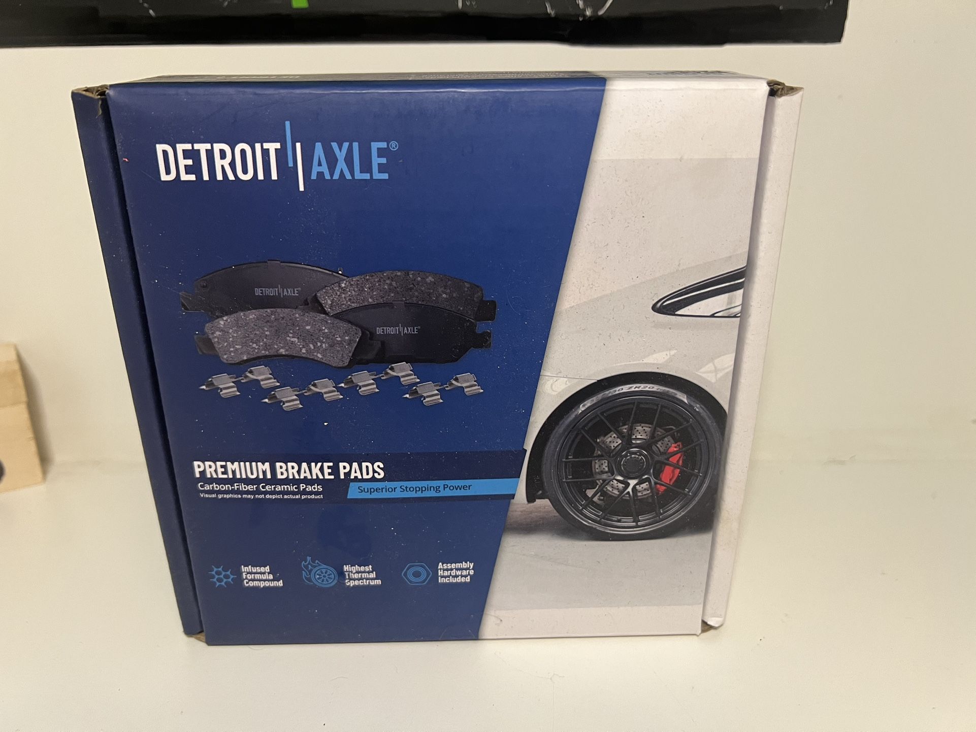 detroit axle brake pads P-1212 (2008 Toyota Camry)