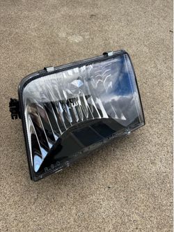 Ford Ranger 93-97 Headlight Housing Left Drivers Side