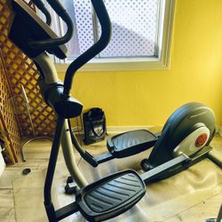 PRO-FORM ELLIPTICAL MACHINE 