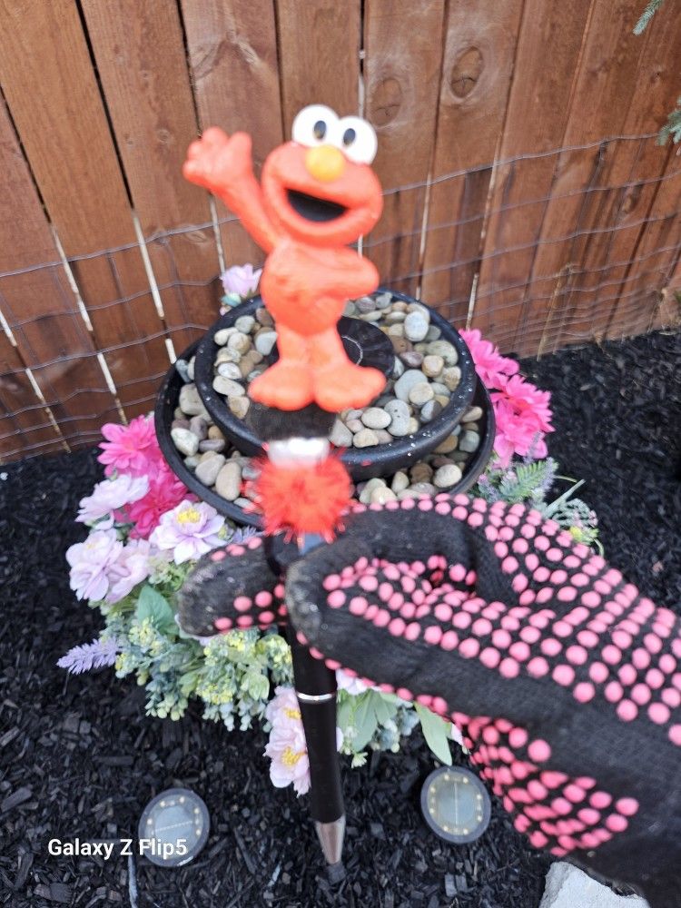 Elmo Pen