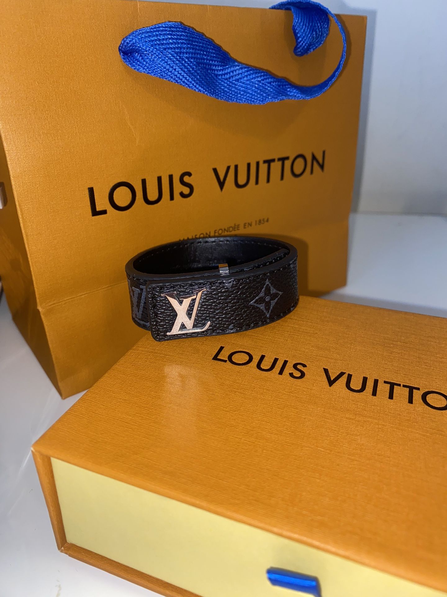 Louis Vuttion Bracelet 