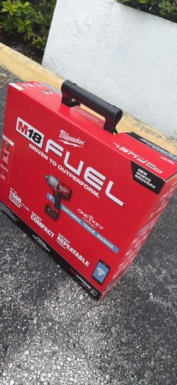 Milwaukee M18 FUEL ONE-KEY 18V Li-Ion Brushless Cordless 3/4 in. High-Torque Impact Wrench with Friction Ring, Resistant Batteries