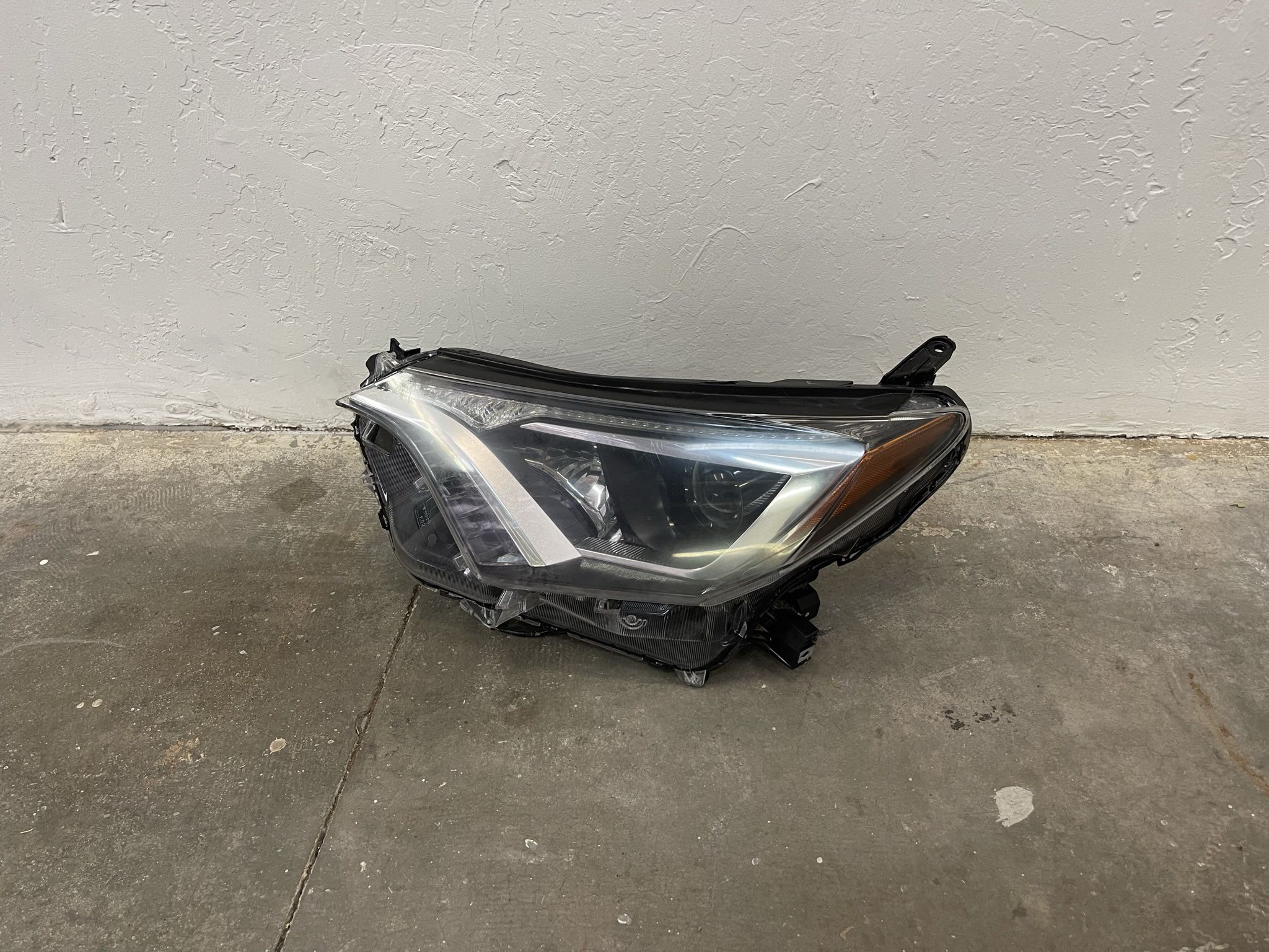 Toyota RAV4 Headlight 2016, 2017, 2018, Toyota Rav 4 Headlamp, Driver Side Light 