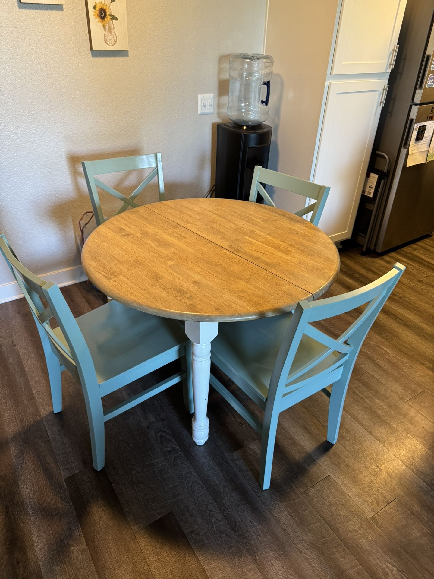 Dining room table for sale!!!