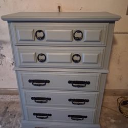 CHEST OF DRAWERS 