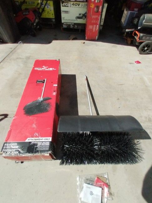 Milwaukee M18 Fuel Quick - Lok Bristle Brush Attachment