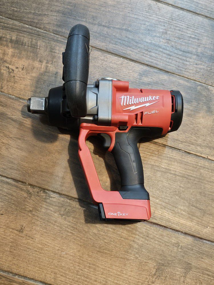 Milwaukee
M18 FUEL ONE-KEY 18V Lithium-Ion Brushless Cordless 1 in. Impact Wrench with Friction Ring (Tool-Only)