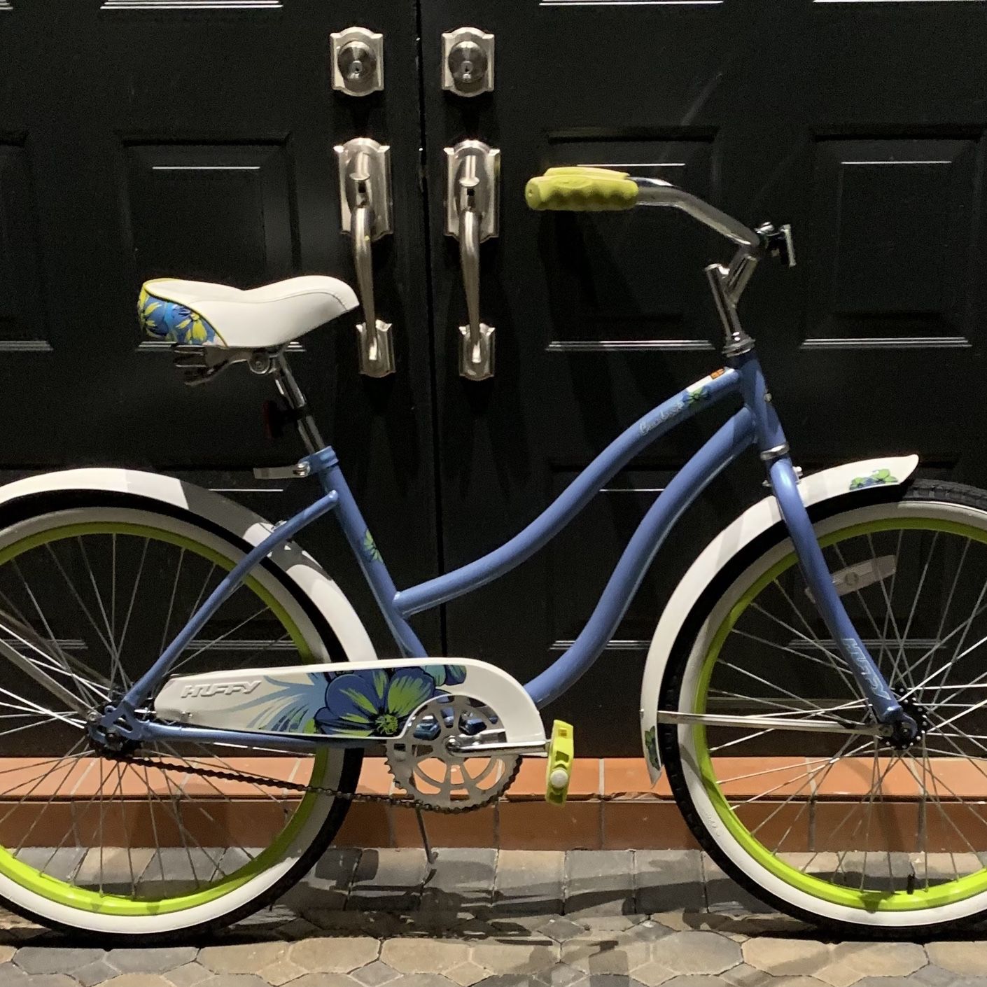 Huffy Cranbrook Women s Cruiser Bike Blue Lime Green 24 inch for
