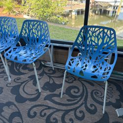 4 Patio Chairs