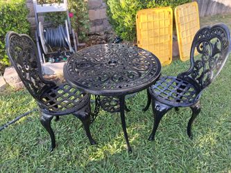 Cast iron bestro table chair set
