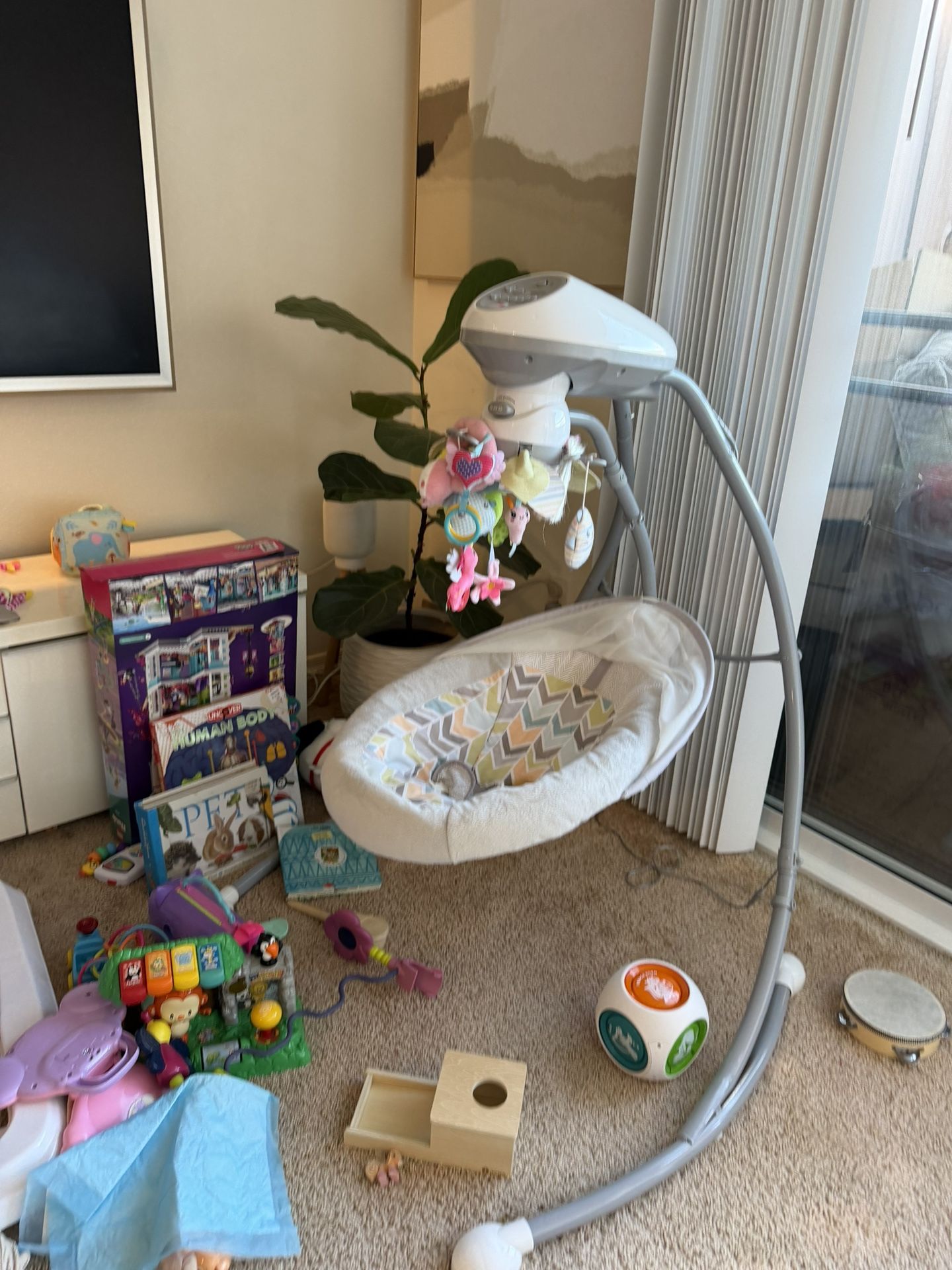 Fisher-Price Snugapuppy Swing