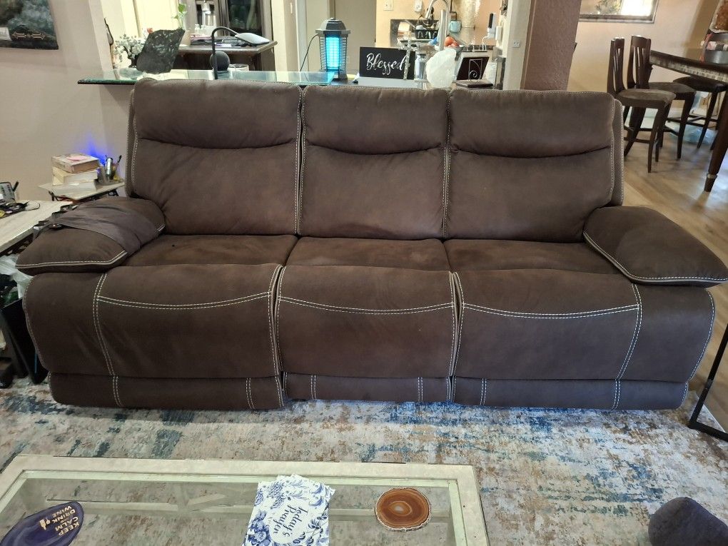 BROWN Sofa/ Loveseat Recliners All Electric 
