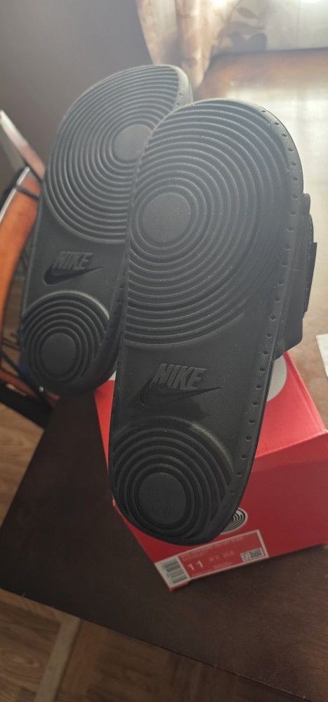 Nike Offcourt Slides