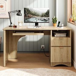 Office desk / computer desk