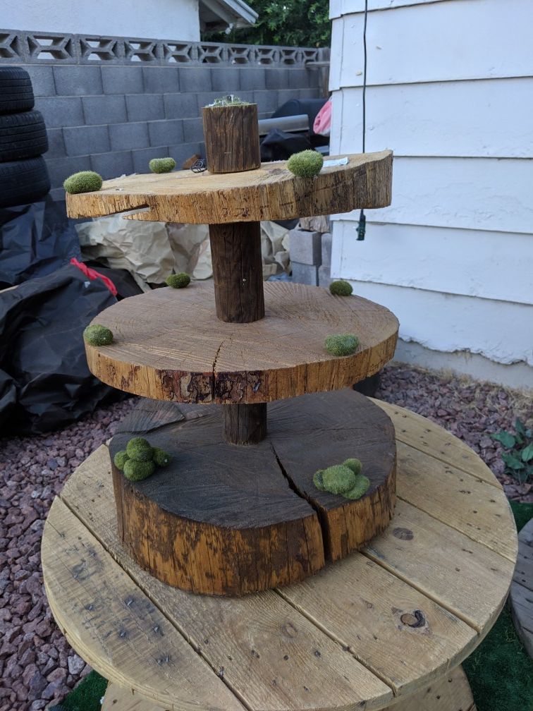 Wood cake stands