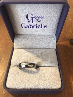 Titanium men’s wedding ring. Size 9