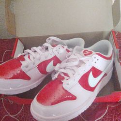 Nike Dunk Low Valentine's Day (2026 edition) 