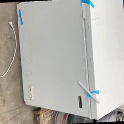 Magic Chef HMCF9W3 Chest Freezer CD7 