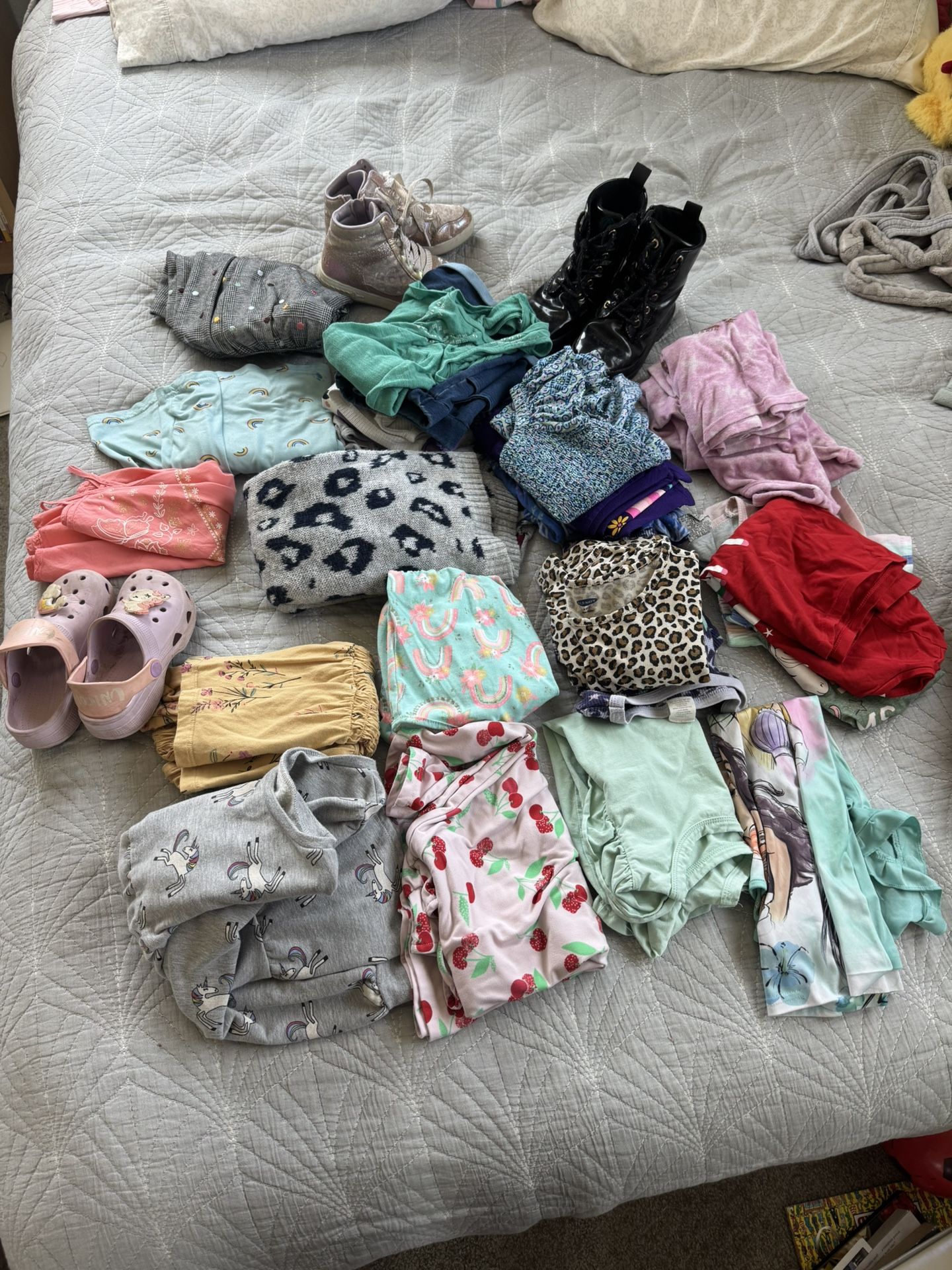 Lot of girl’s Clothes