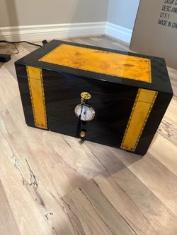 69Bourbons Exotic Cigar Humidor - Large Ebony Wood Storage Box - Cabinet for 150 Cigars