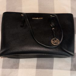 Michael Kors Black Saffiano Leather Tote – Gold Hardware