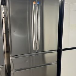 NEW OPEN BOX LG FOUR DOOR REFRIGERATOR STAINLESS STEEL