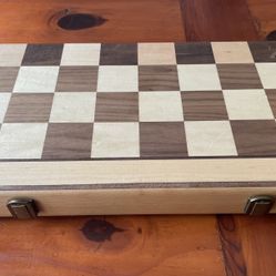 Chess game set (almost like new)