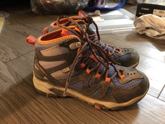 Womens Merrell hiking boots size 5.5