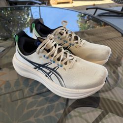 ASICS Gel Nimbus 28 Size 9 Men’s 