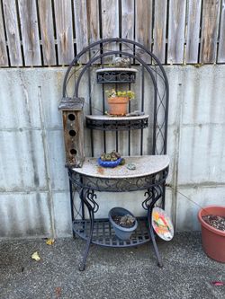 Outdoor Bakers Rack.