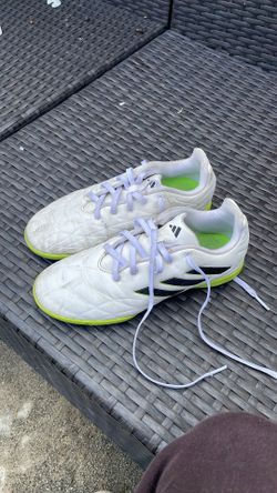 Adidas Soccer Shoes Size 4 1/2
