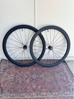Shimano 105 C46 carbon wheelset – excellent condition – tubeless ready