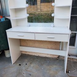 Makeup Table/Vanity 