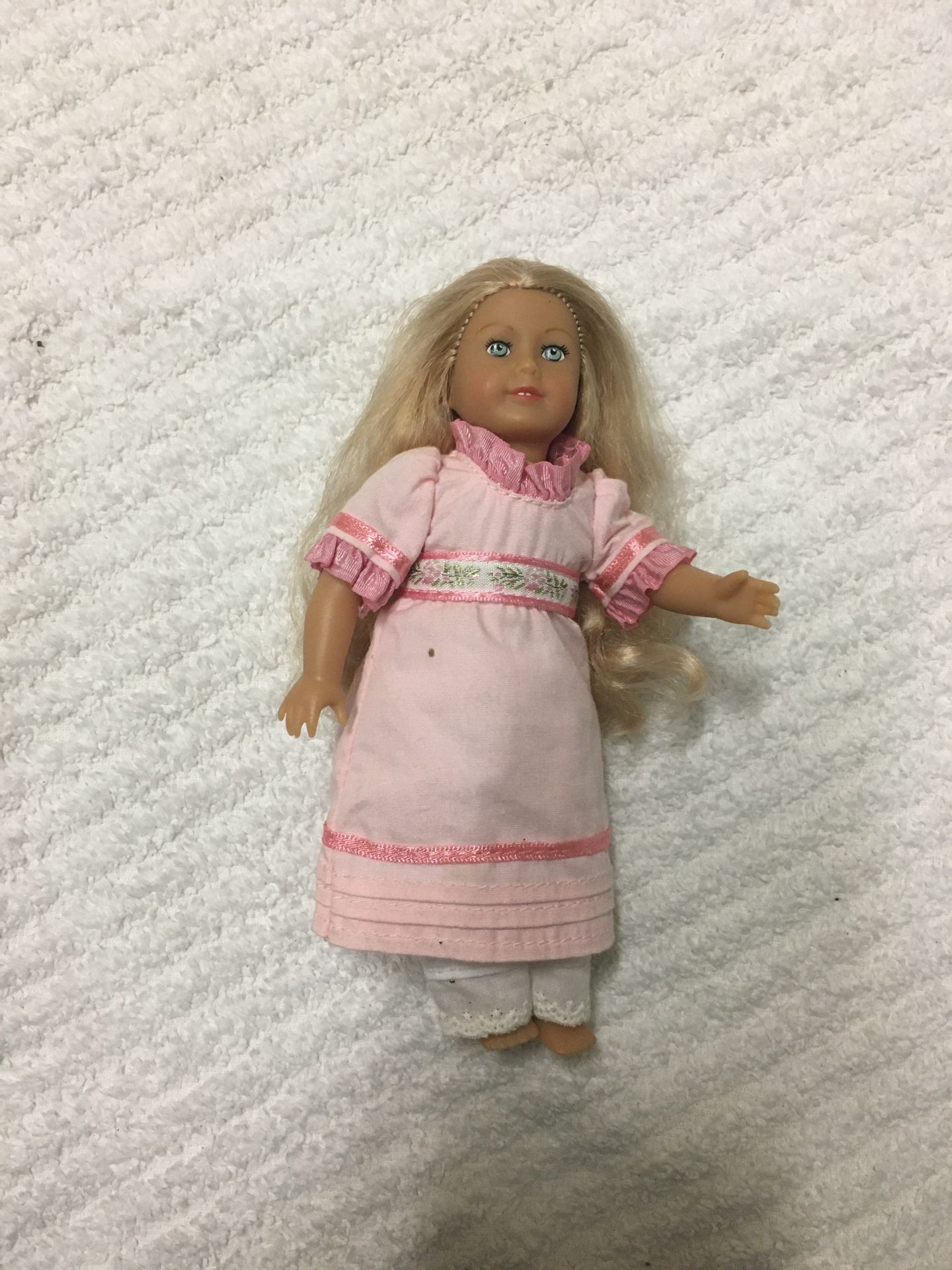 Mini American girl doll Caroline
