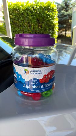 Alphabet alligators