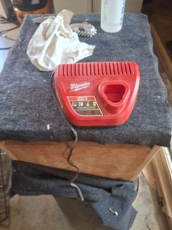 Milwaukee fuel battery charger