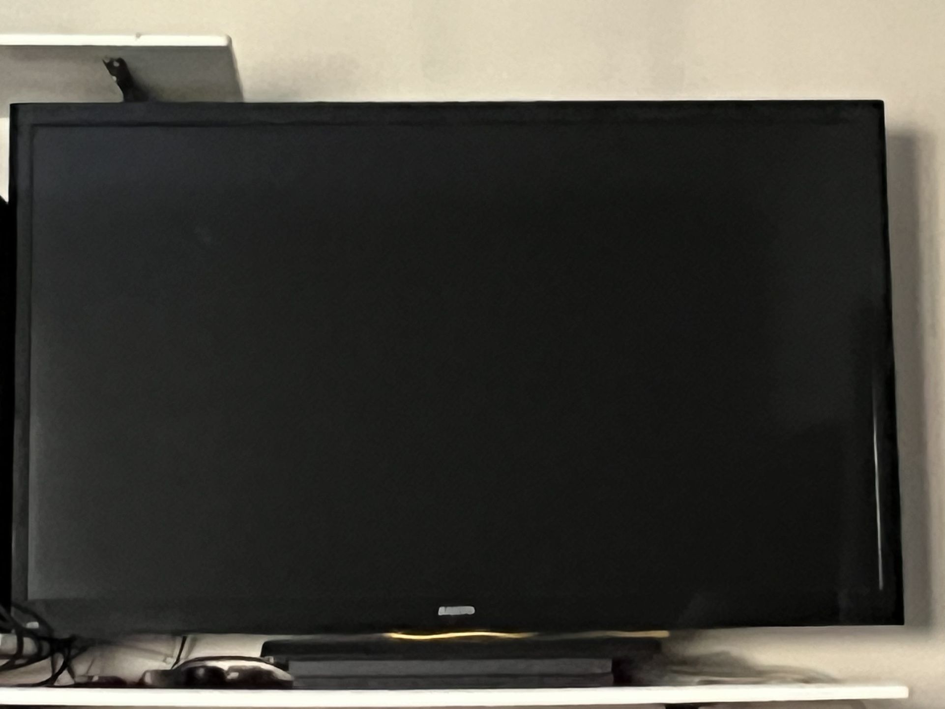 Sanyo TV • 46” Screen • 1.5” Thickness